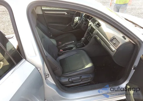 2017 Volkswagen Passat 1.8T Se из США, поврежденный, VIN 1VWBT7A37HC074301